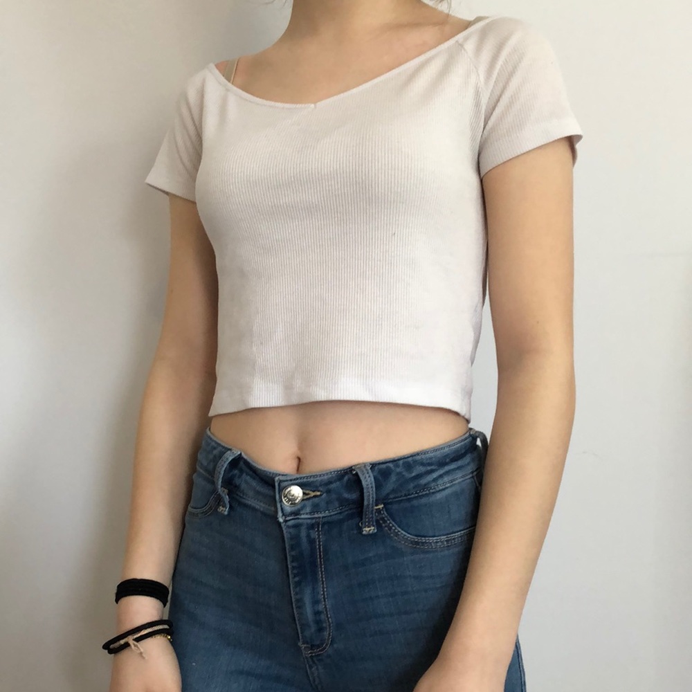 Scoop V-Neck Crop Top